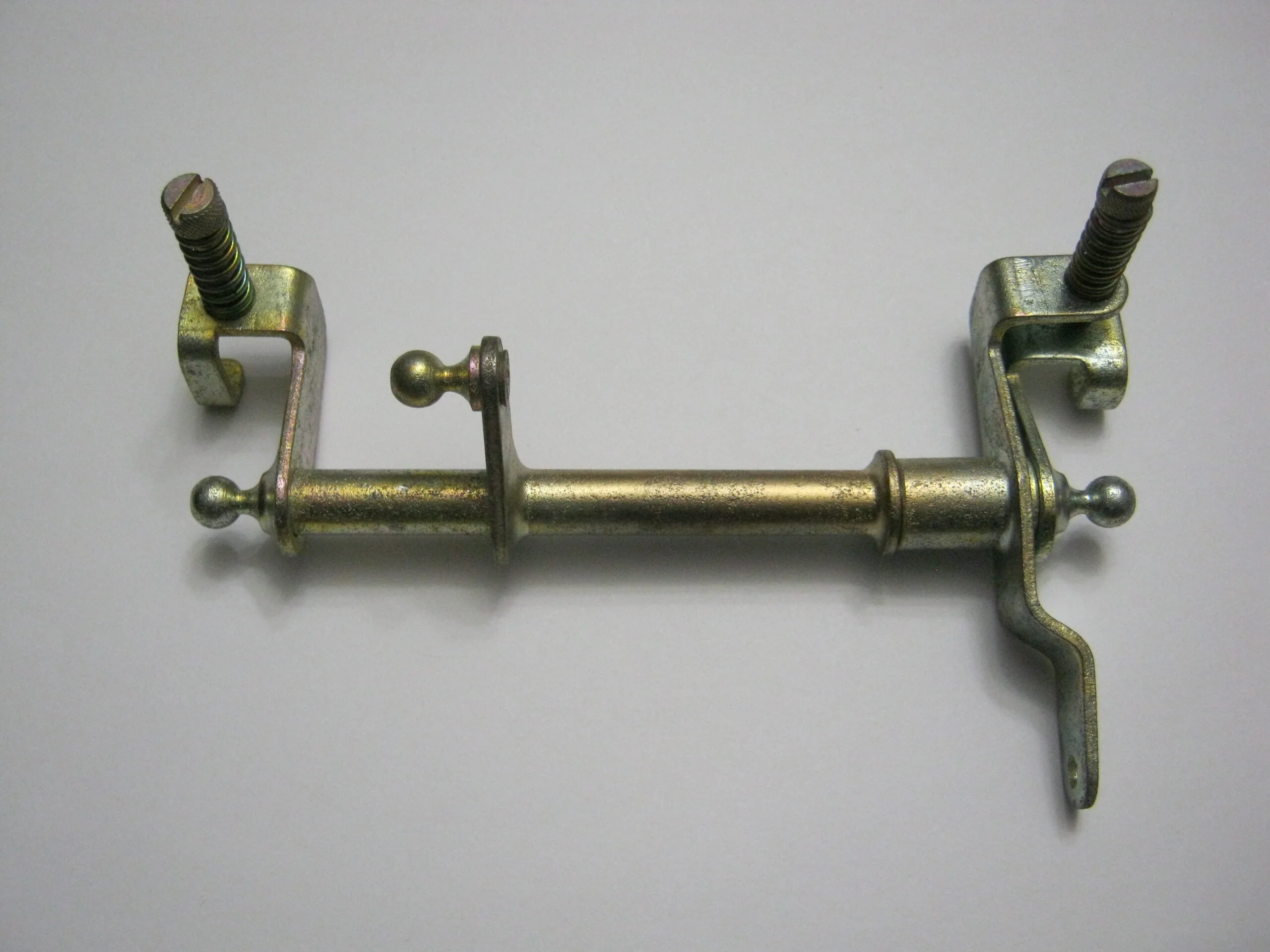 3 screw center linkage